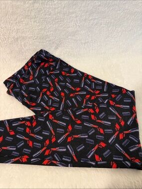 LuLaRoe Black Leggings with Red Lipstick & Blue/PurpleTube Print